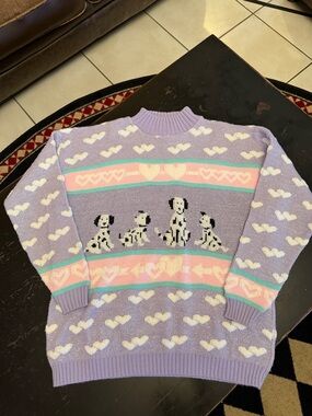 Vintage Knitwear Lilac Crewneck Sweater with Hearts & Dalmatian Motif XL